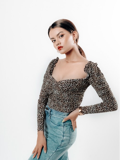 Full sleeve front gathered milkmaid Top (Leopard P...